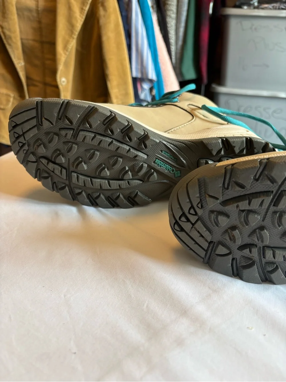 Columbia Tan Hiking Boots with Teal Laces